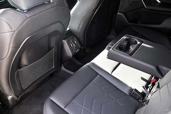 2024 BMW iX2 xDrive30 M Sport U10