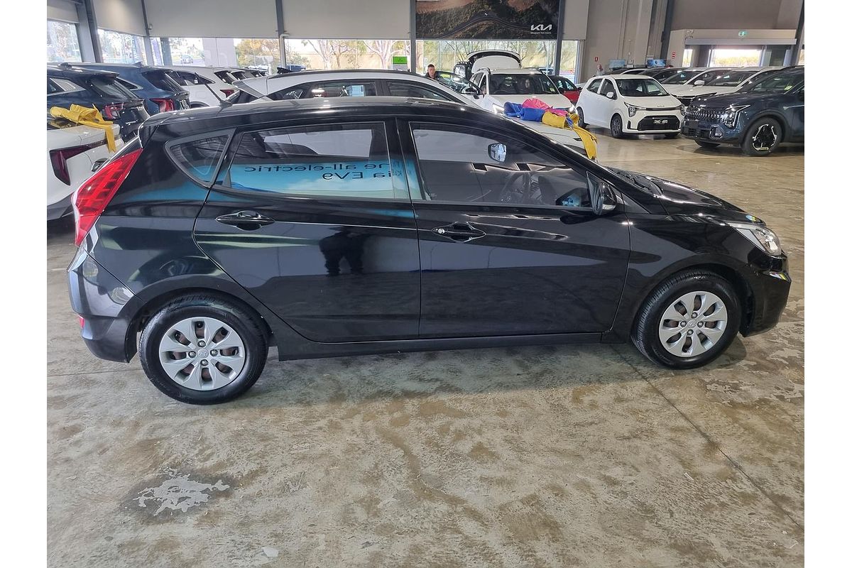 2016 Hyundai Accent Active RB4