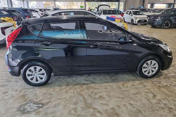 2016 Hyundai Accent Active RB4