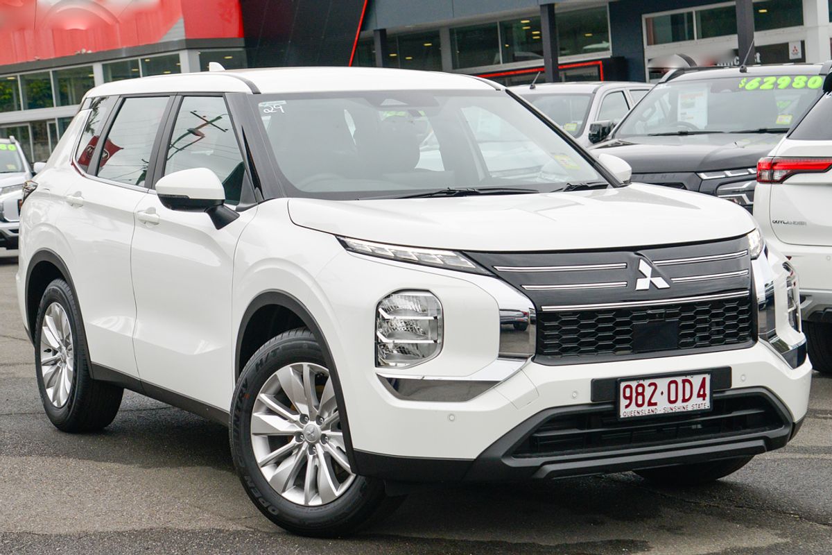 2025 Mitsubishi Outlander ES ZM