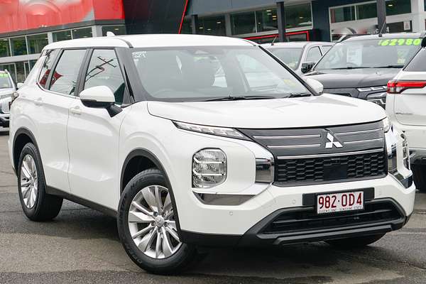 2025 Mitsubishi Outlander ES ZM