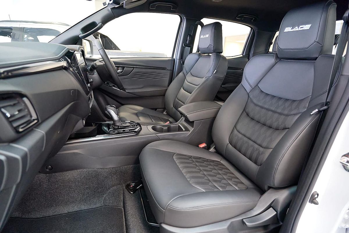 2025 Isuzu D-MAX BLADE 4X4