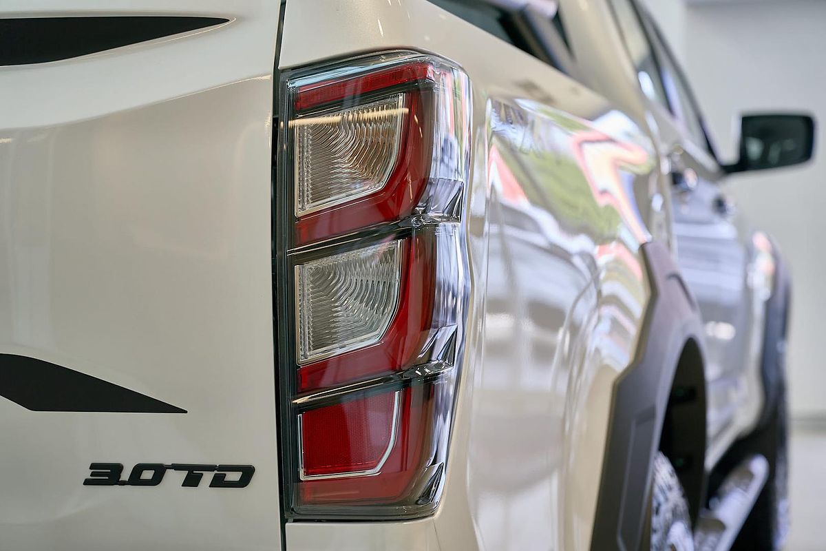2025 Isuzu D-MAX BLADE 4X4
