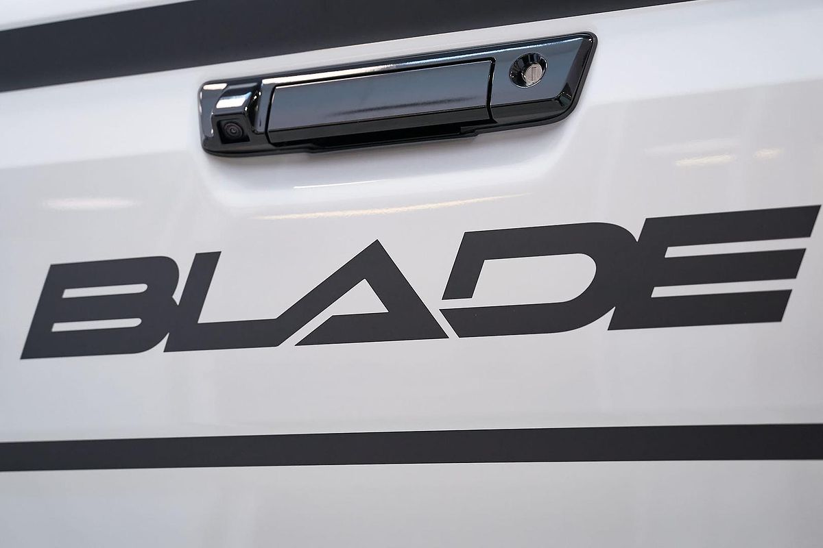 2025 Isuzu D-MAX BLADE 4X4