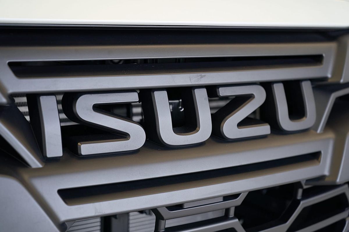 2025 Isuzu D-MAX BLADE 4X4