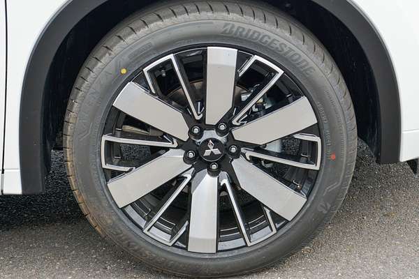 2025 Mitsubishi Outlander Exceed ZM