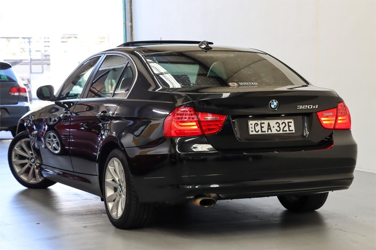 2011 BMW 3 Series 320d Lifestyle E90
