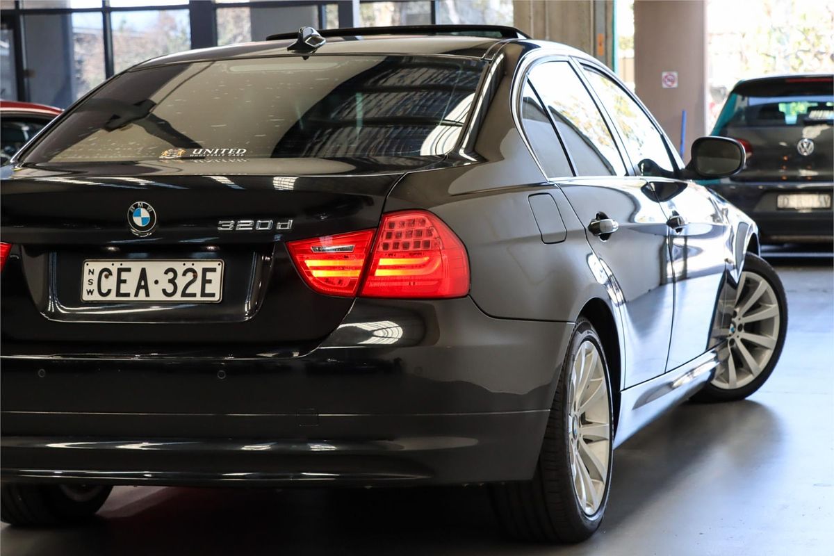 2011 BMW 3 Series 320d Lifestyle E90