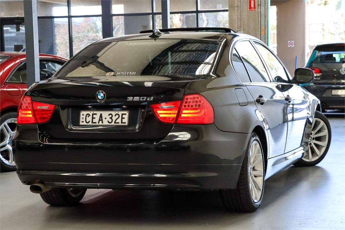 2011 BMW 3 Series 320d Lifestyle E90