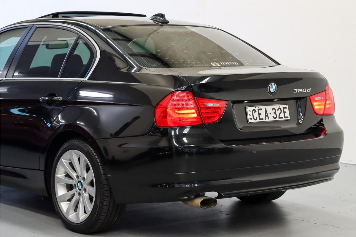 2011 BMW 3 Series 320d Lifestyle E90