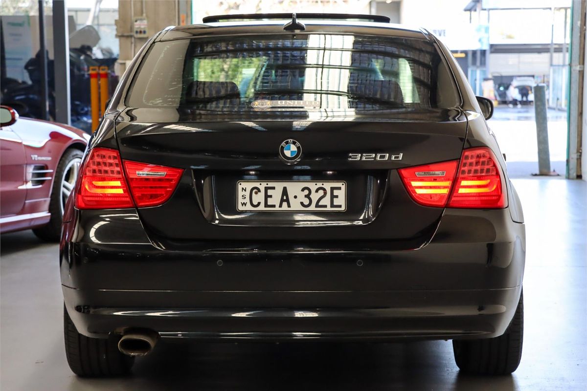 2011 BMW 3 Series 320d Lifestyle E90