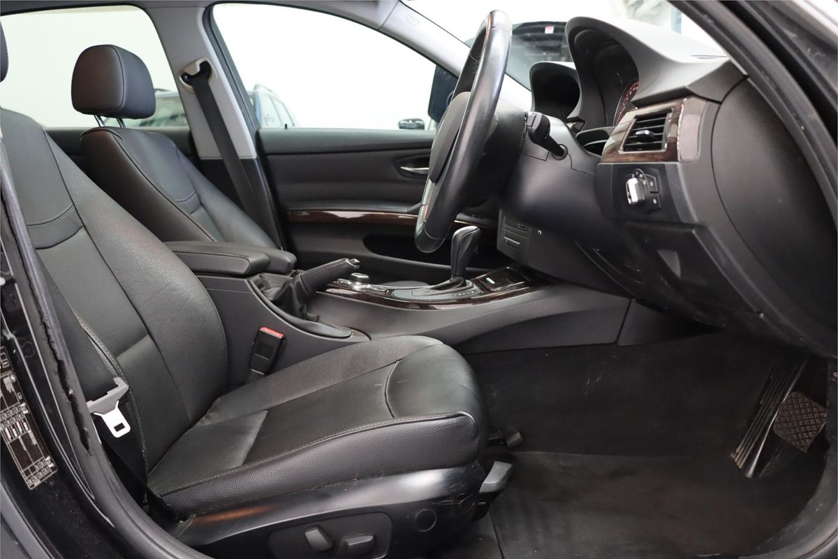 2011 BMW 3 Series 320d Lifestyle E90