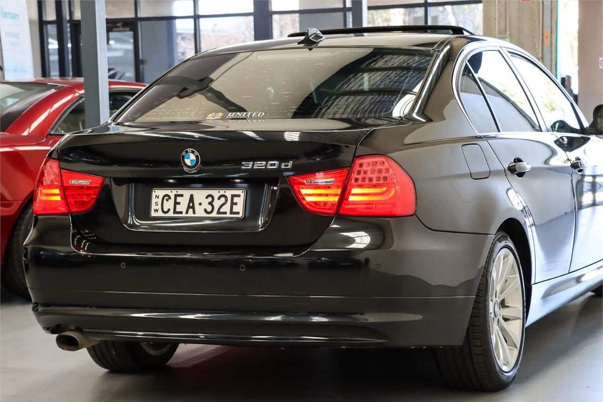2011 BMW 3 Series 320d Lifestyle E90