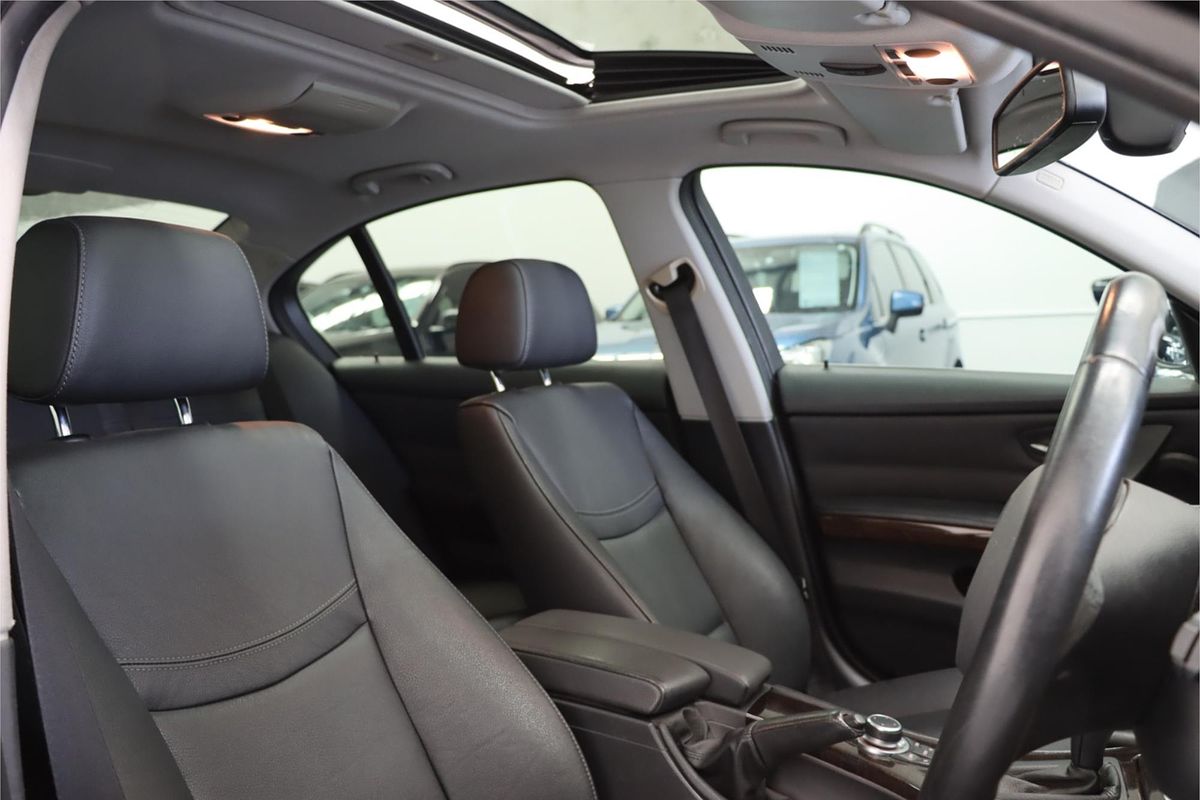 2011 BMW 3 Series 320d Lifestyle E90