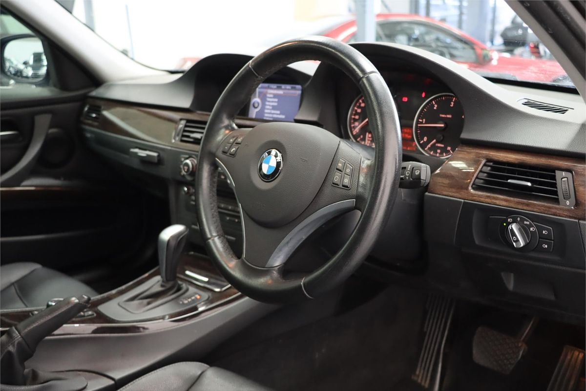 2011 BMW 3 Series 320d Lifestyle E90