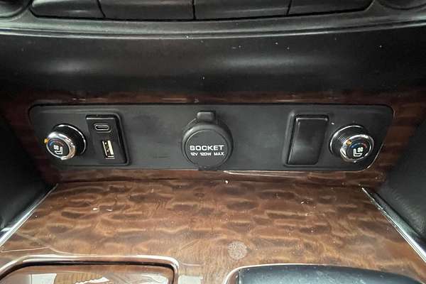 2024 Nissan Patrol Ti-L Y62