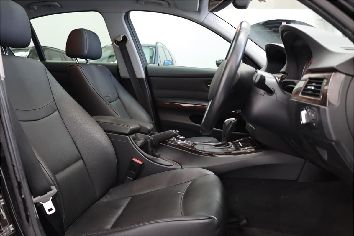 2011 BMW 3 Series 320d Lifestyle E90