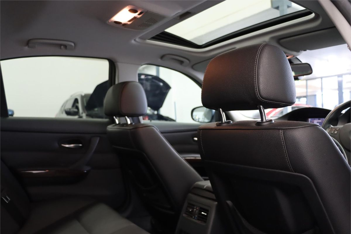 2011 BMW 3 Series 320d Lifestyle E90