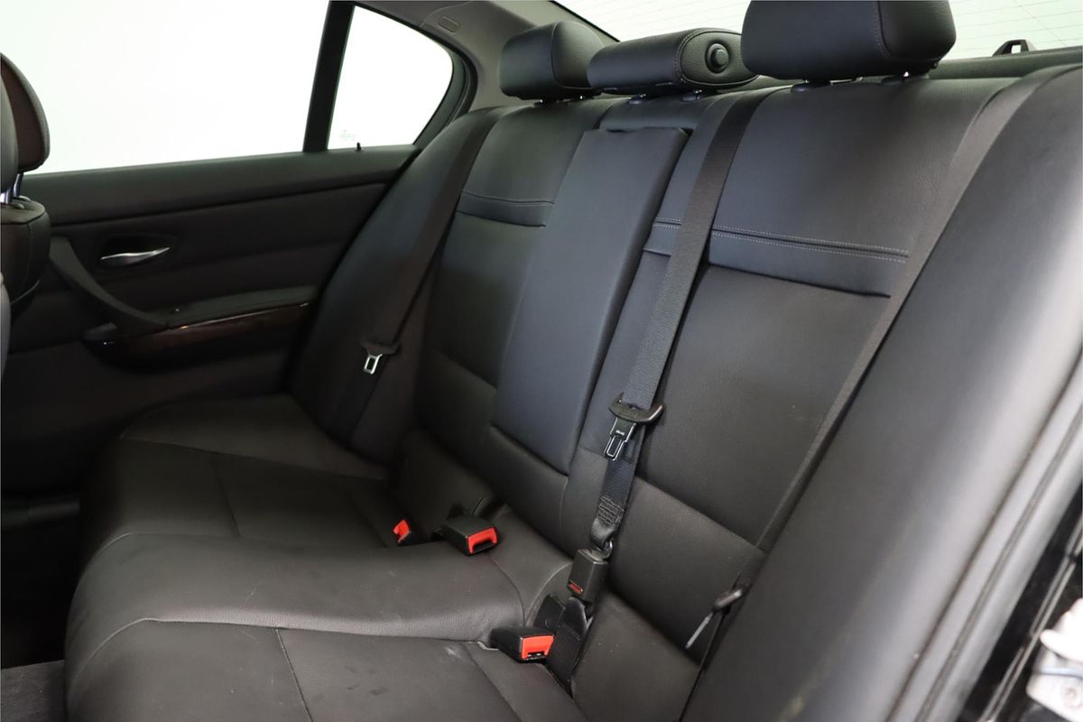 2011 BMW 3 Series 320d Lifestyle E90