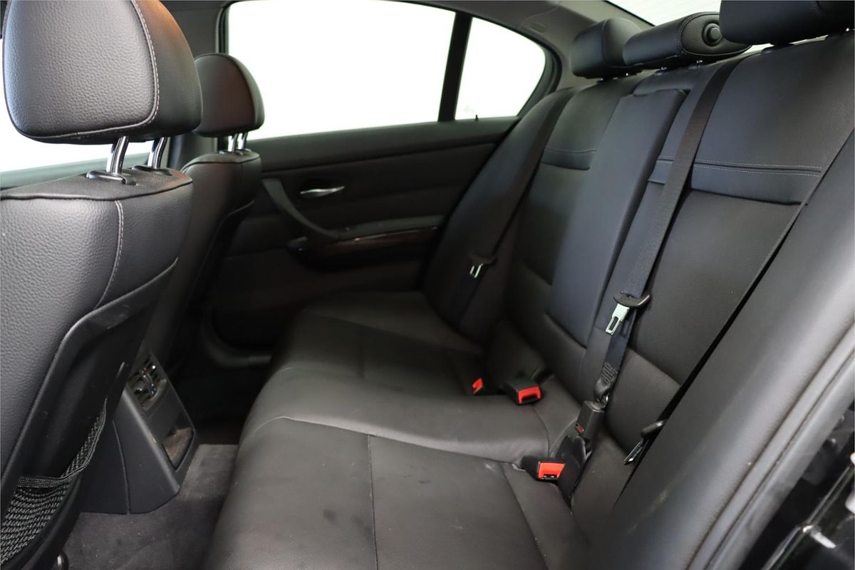 2011 BMW 3 Series 320d Lifestyle E90