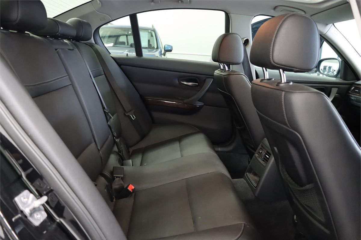 2011 BMW 3 Series 320d Lifestyle E90