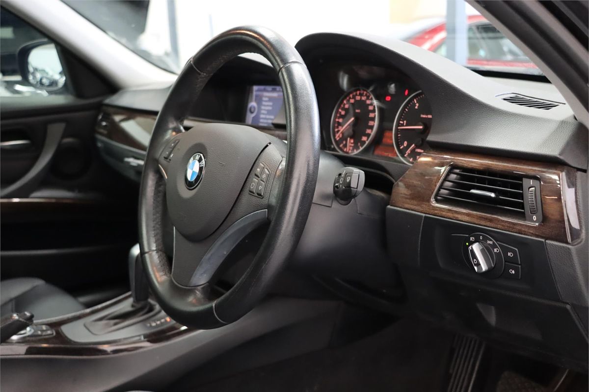 2011 BMW 3 Series 320d Lifestyle E90
