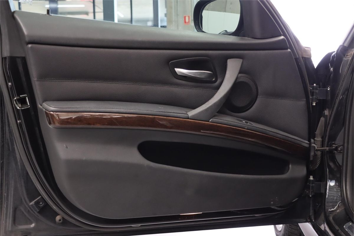 2011 BMW 3 Series 320d Lifestyle E90