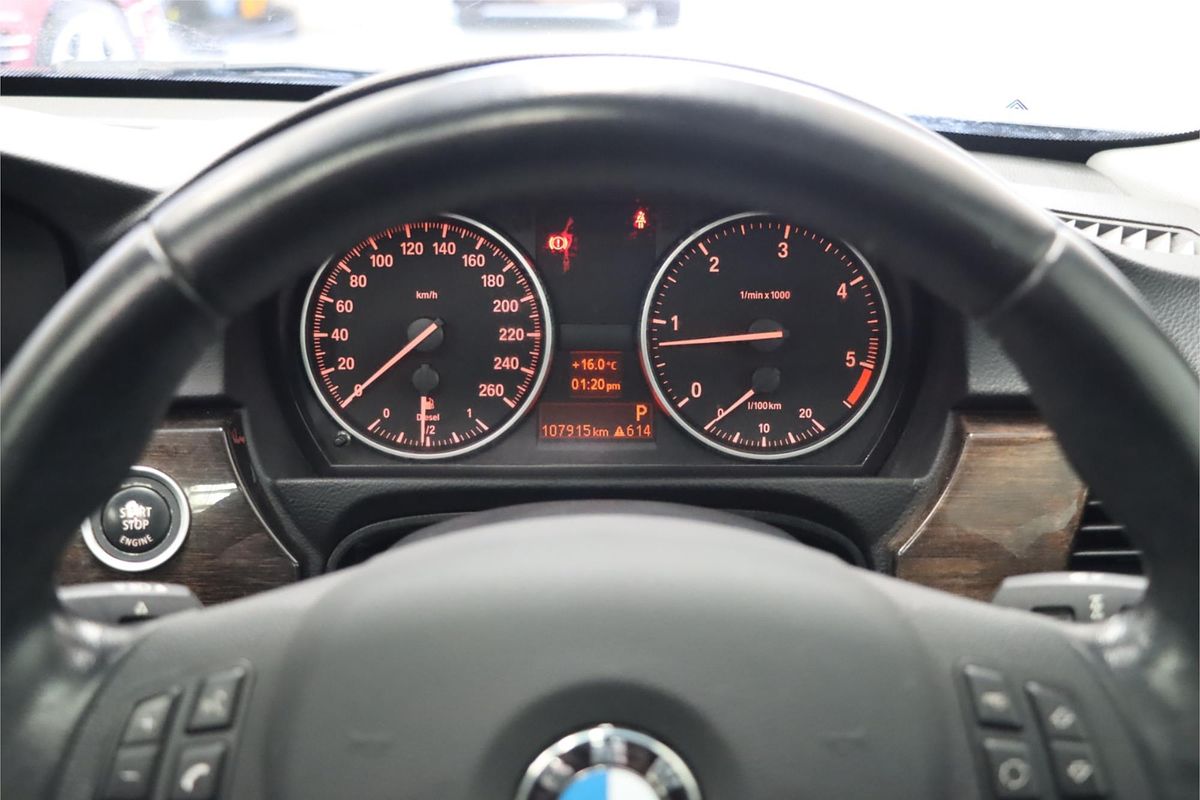 2011 BMW 3 Series 320d Lifestyle E90