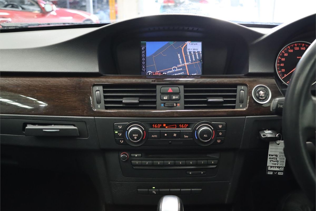 2011 BMW 3 Series 320d Lifestyle E90