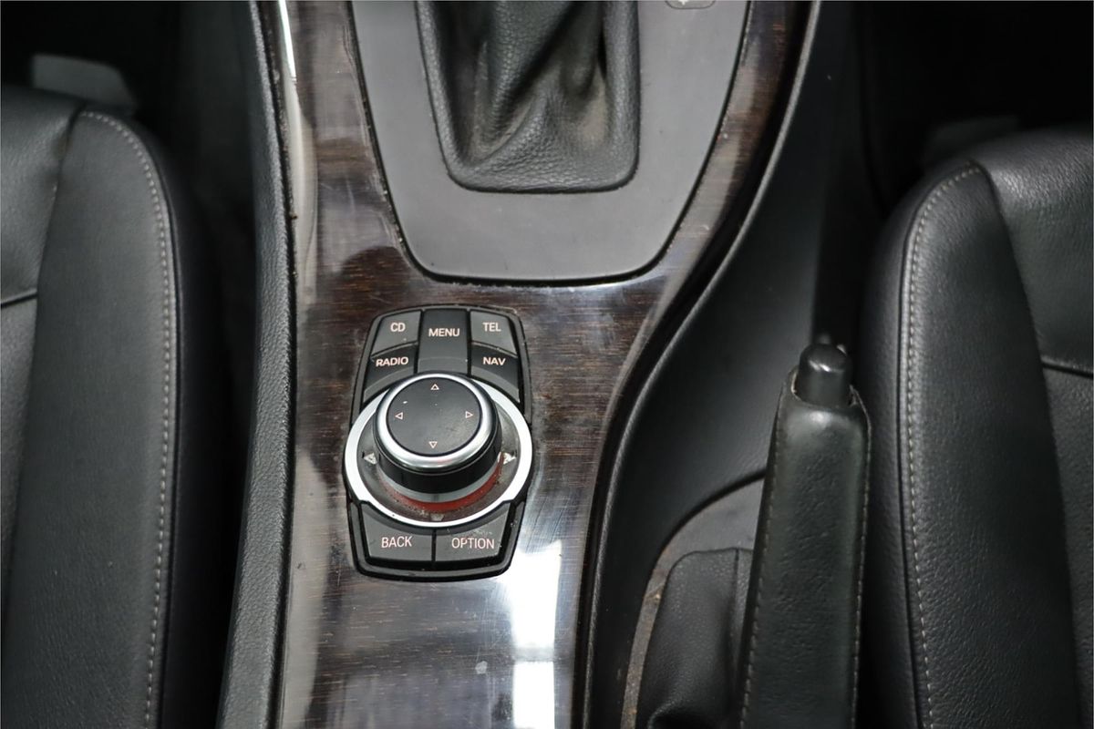 2011 BMW 3 Series 320d Lifestyle E90