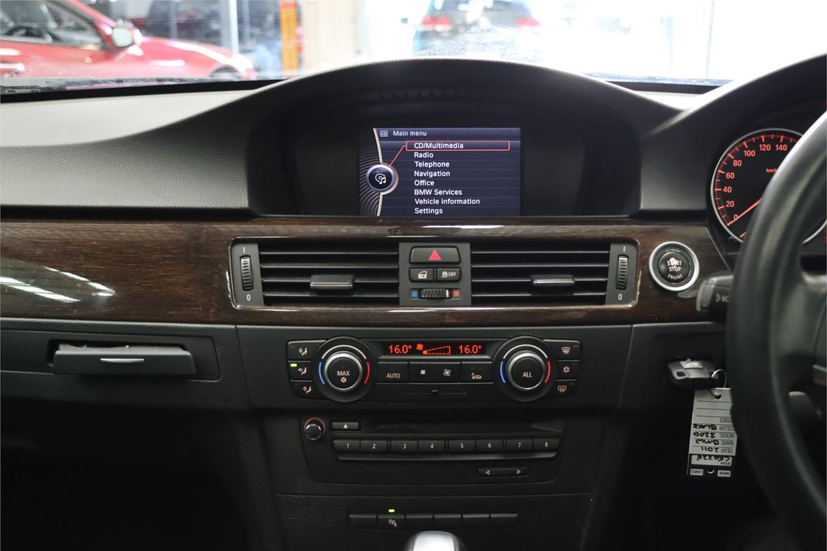 2011 BMW 3 Series 320d Lifestyle E90