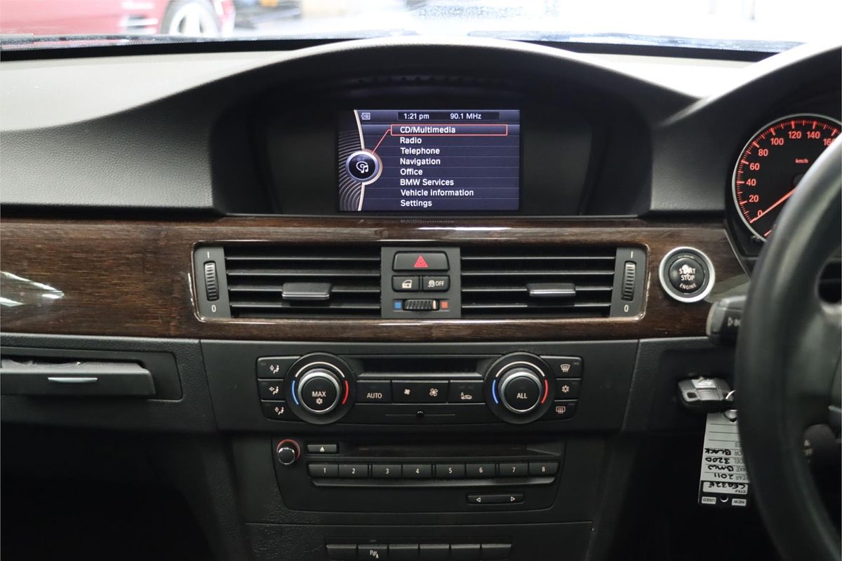 2011 BMW 3 Series 320d Lifestyle E90