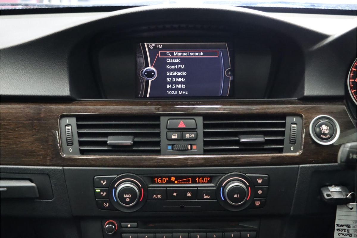 2011 BMW 3 Series 320d Lifestyle E90