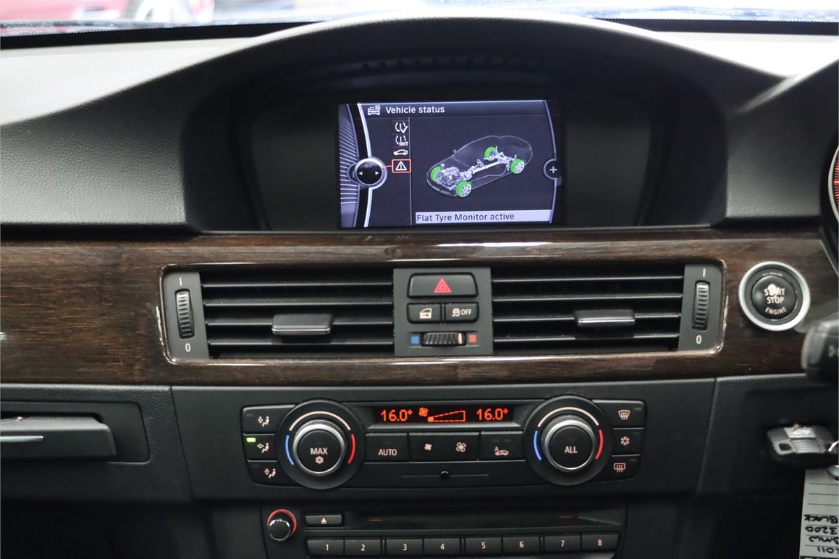 2011 BMW 3 Series 320d Lifestyle E90