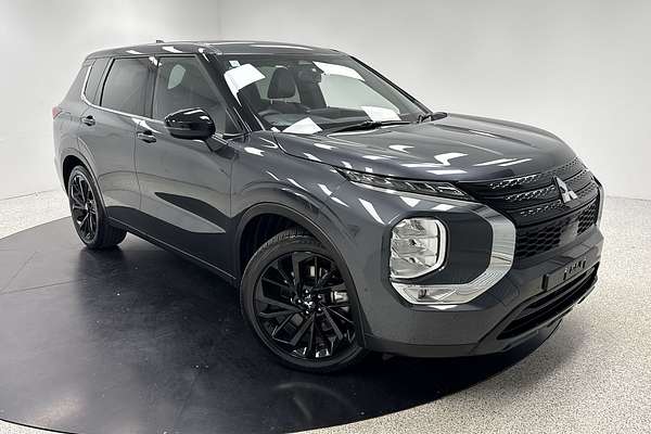 2023 Mitsubishi Outlander Black Edition ZM