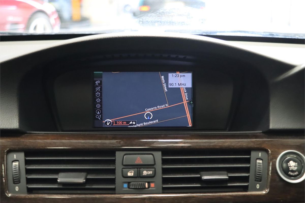 2011 BMW 3 Series 320d Lifestyle E90