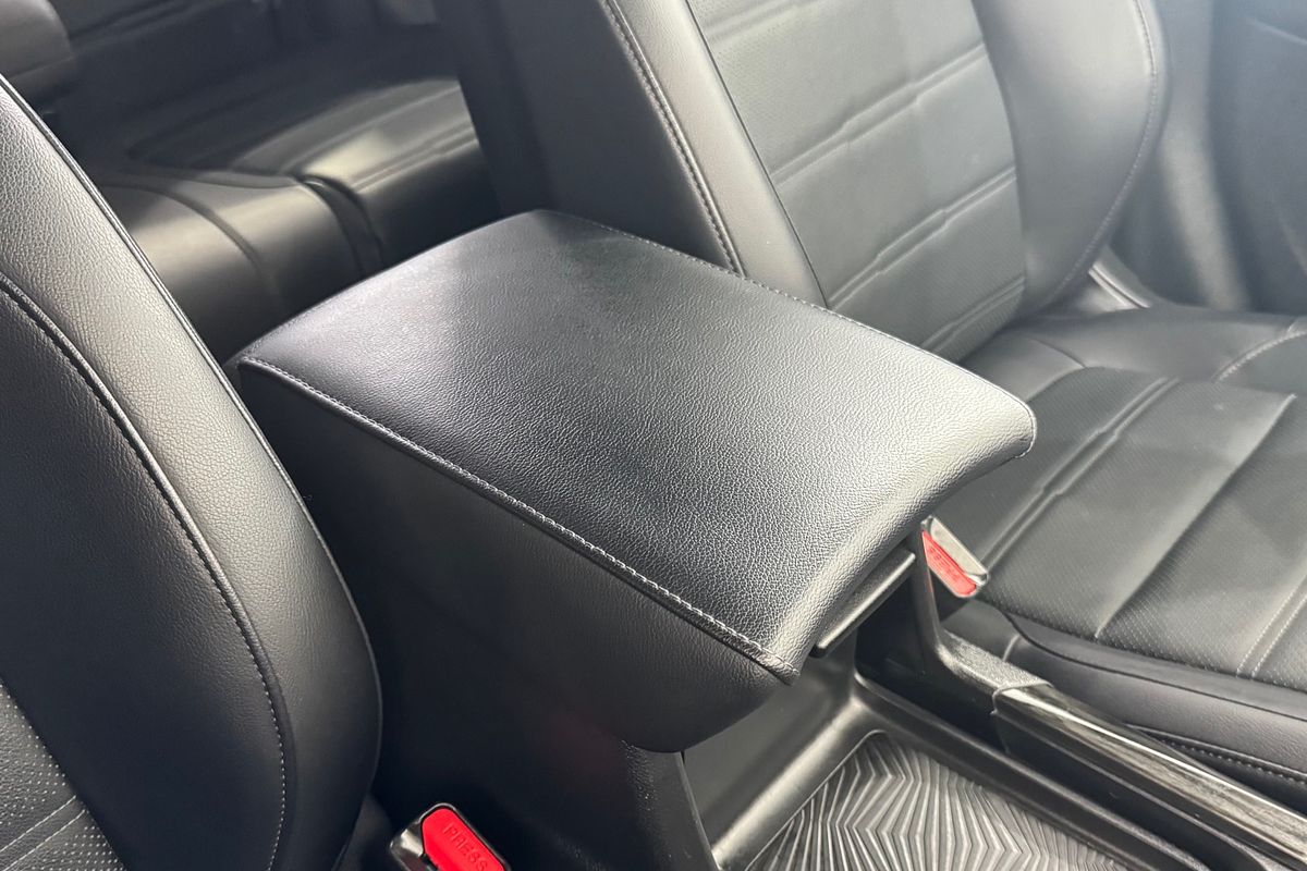 2022 Honda CR-V Black Edition RW