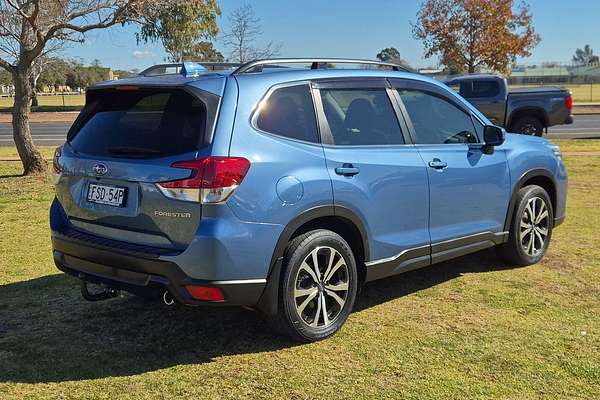 2018 Subaru Forester 2.5i Premium S5