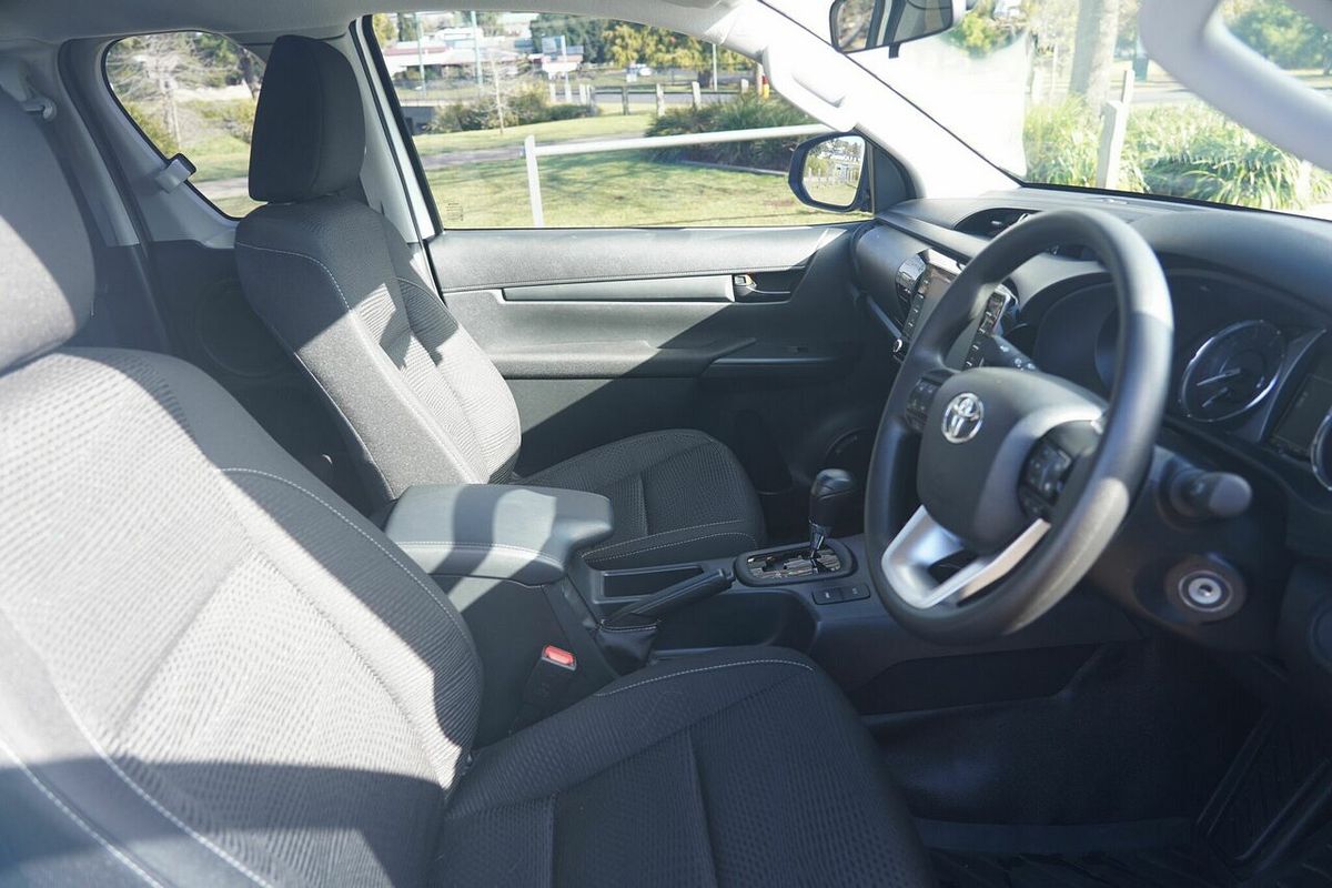 2023 Toyota Hilux SR (4x4) GUN126R 4X4
