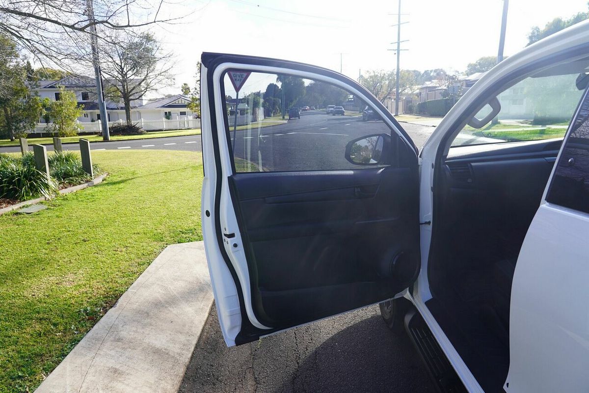 2023 Toyota Hilux SR (4x4) GUN126R 4X4