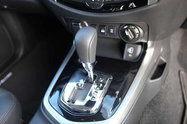 2025 Nissan Navara ST-X D23 4X4