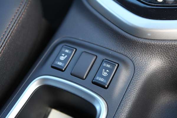 2025 Nissan Navara ST-X D23 4X4
