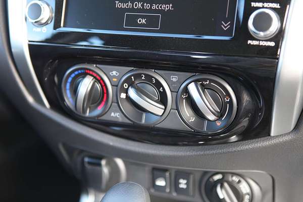 2025 Nissan Navara SL D23 4X4
