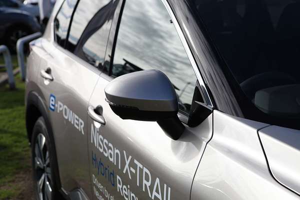 2025 Nissan X-TRAIL ST-L e-POWER T33