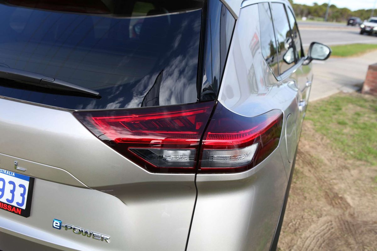 2025 Nissan X-TRAIL ST-L e-POWER T33