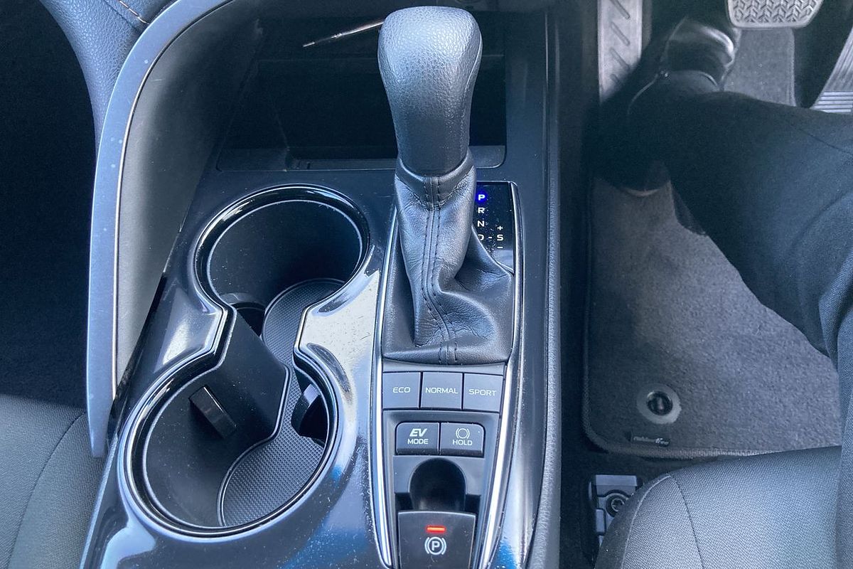 2021 Toyota Camry Ascent AXVH70R