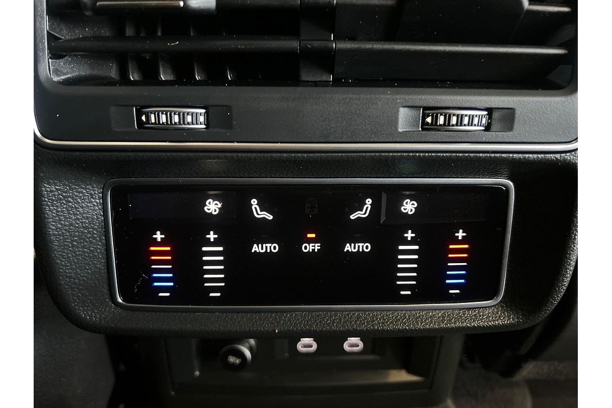 2023 Audi Q7 50 TDI S line 4M