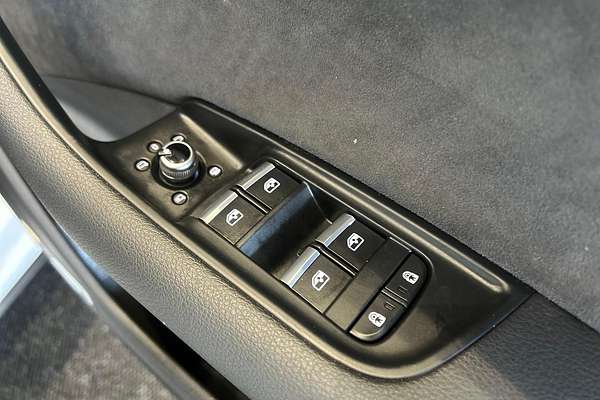 2023 Audi Q7 50 TDI S line 4M