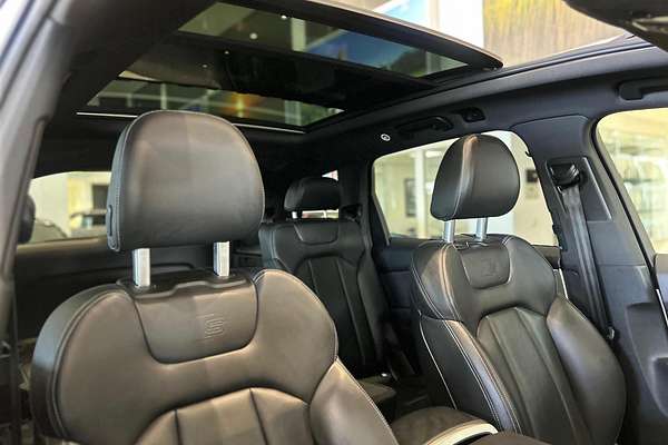 2023 Audi Q7 50 TDI S line 4M