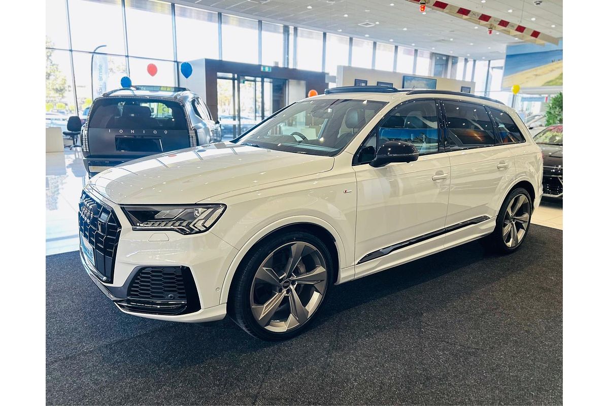 2023 Audi Q7 50 TDI S line 4M